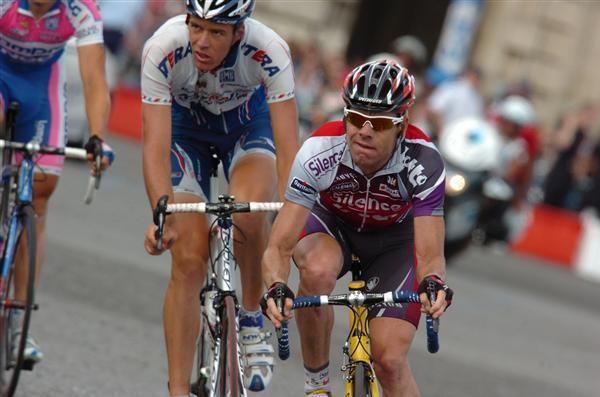 Cadel Evans (Silence Lotto) nears the end of a frustrating Tour de France