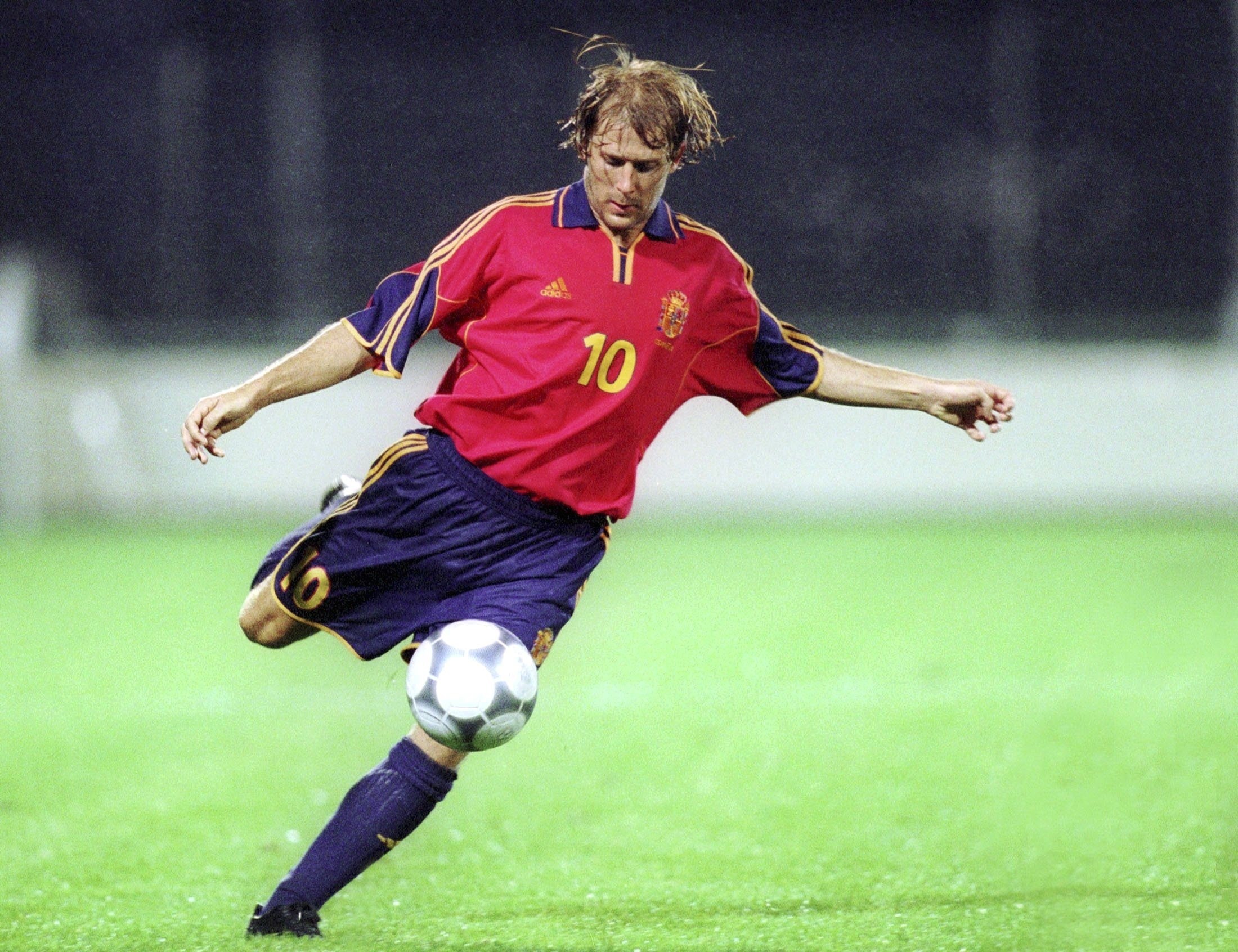 Gaizka Mendieta in action for Spain against Liechtenstein in September 2001.