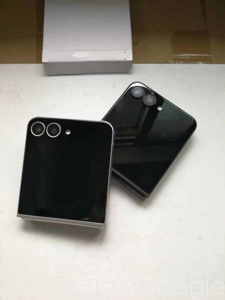 Galaxy Z Flip 6 dummy units