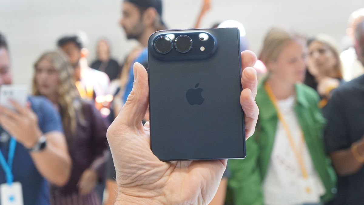 iPhone Duo Hands On