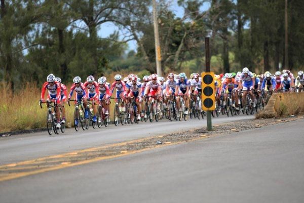 BCR-Pizza Hut-KHS-Powerade maintained a vigilant sentinel over the front of the peloton.