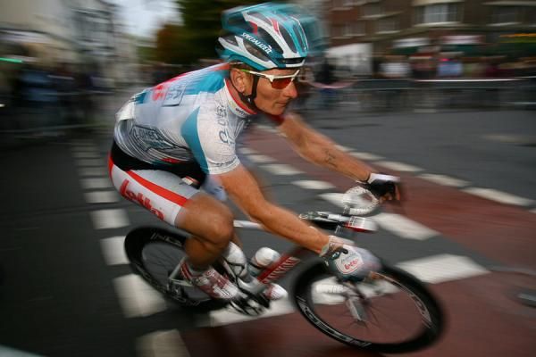 Greipel cornering in the Tour de Neuss.