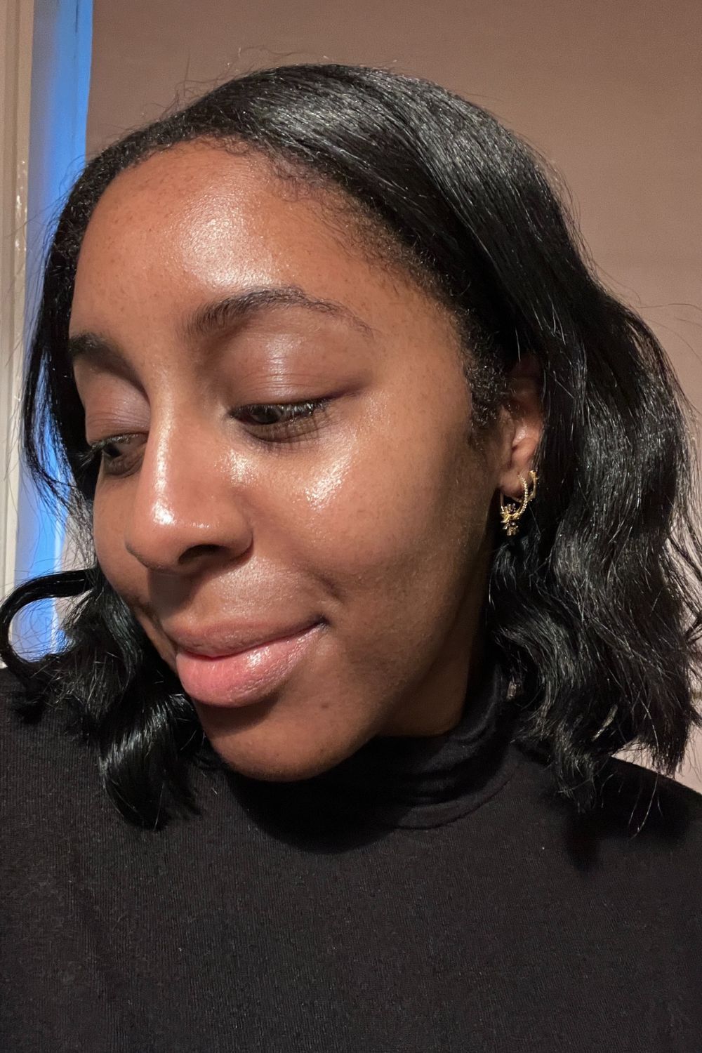 Freelance Beauty Editor Keeks Reid before applying Armani Luminous SIlk Foundation