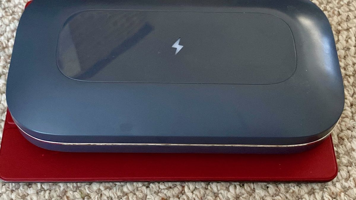 PhoneSoap Pro review Killing germs on your iPhone has never been