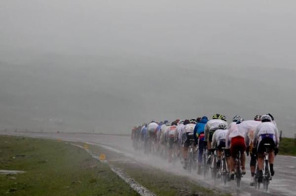 The peloton on a dismal day.