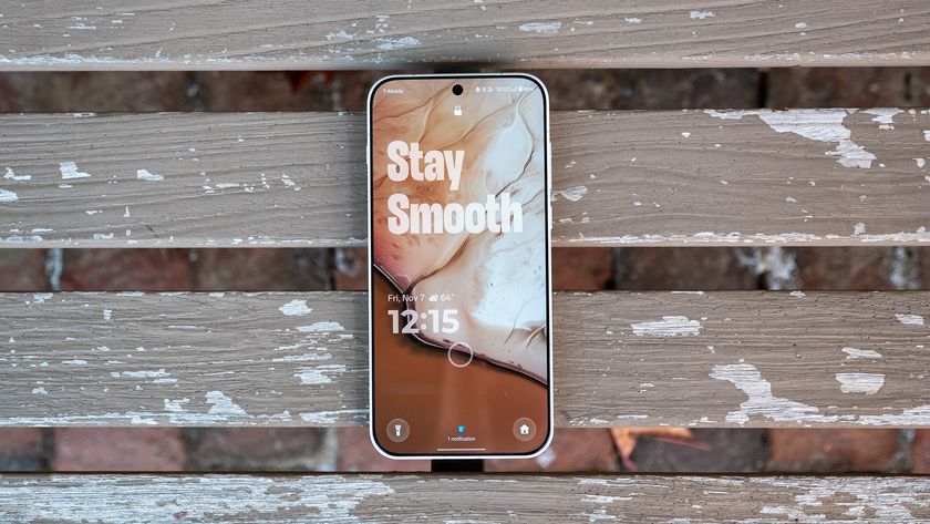 A lockscreen theme on the OnePlus 15 with the words &quot;Stay Smooth&quot;