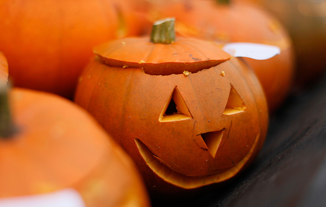 how to carve a halloween pumpkin