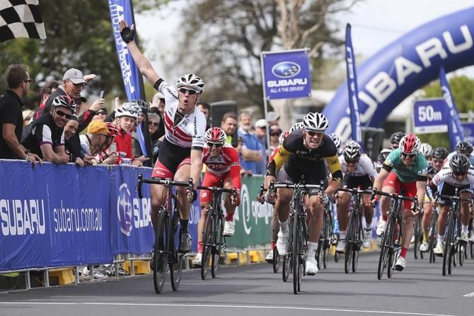 Ben Grenda (Polygon) takes out the final sprint ahead of Alex Edmondson (Euride).