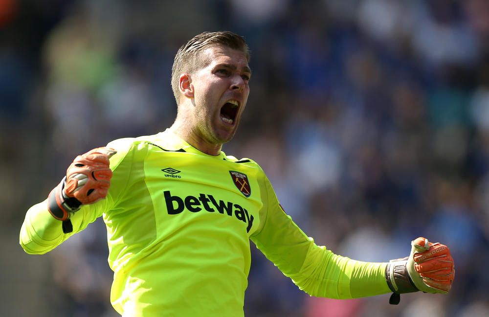 Liverpool bring in Adrian to replace Simon Mignolet | FourFourTwo