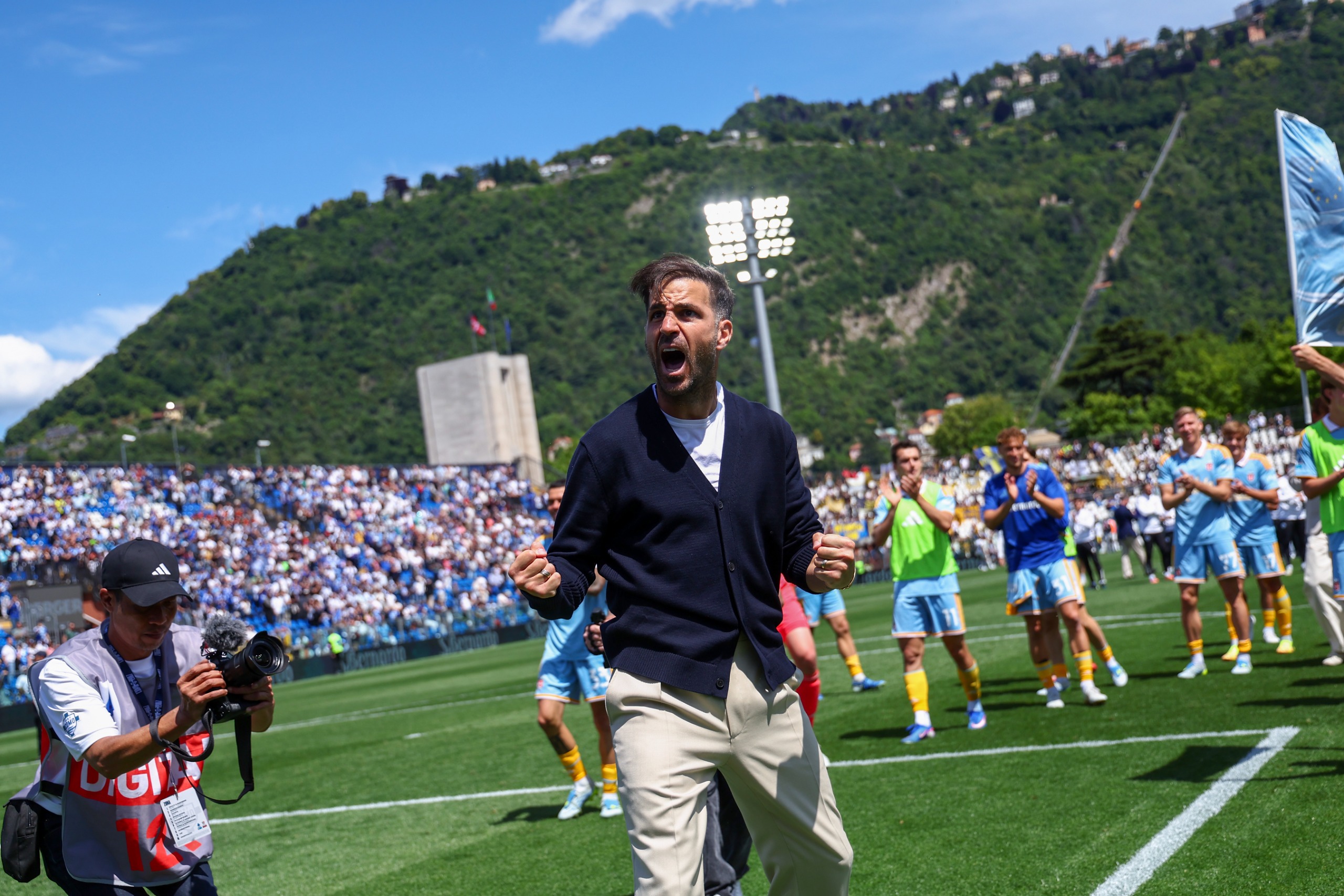 Cesc Fabregas Head coach of Como 1907 celebrates the win at end of the Serie A match between Como 1907 and Parma Calcio 1913 at Giuseppe Sinigaglia Stadium on May 17, 2026 in Como, Italy.