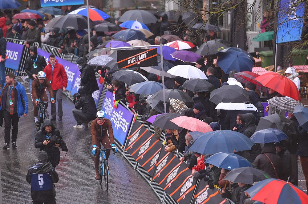 Lots of umbrellas out at a rainy 2018 Dwars door Vlaanderen