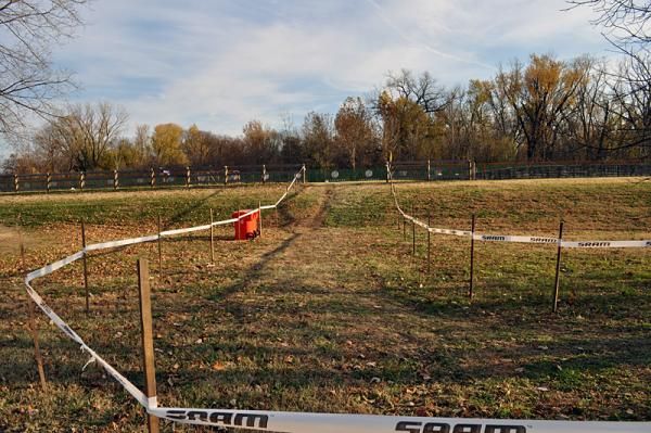 When the riders turn left at the end of this short straight they'll be back on River Road for a short sprint to the finish line.