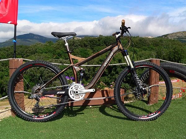 The newly-introduced Pitch is designed to be a more affordable version of the Enduro SL.