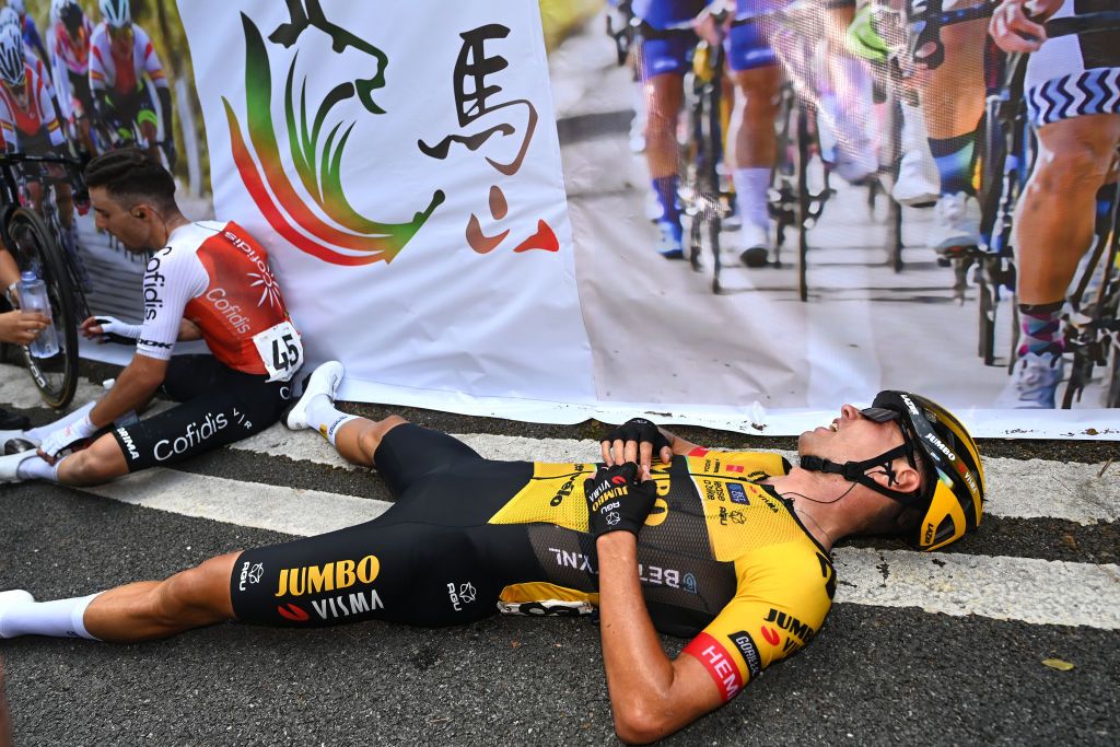 An exhausted Vader on the finish line