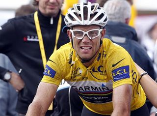 Thor Hushovd (Garmin-Cervelo) kept a firm grasp on the yellow jersey with a fine finish on the Mur de Bretagne.