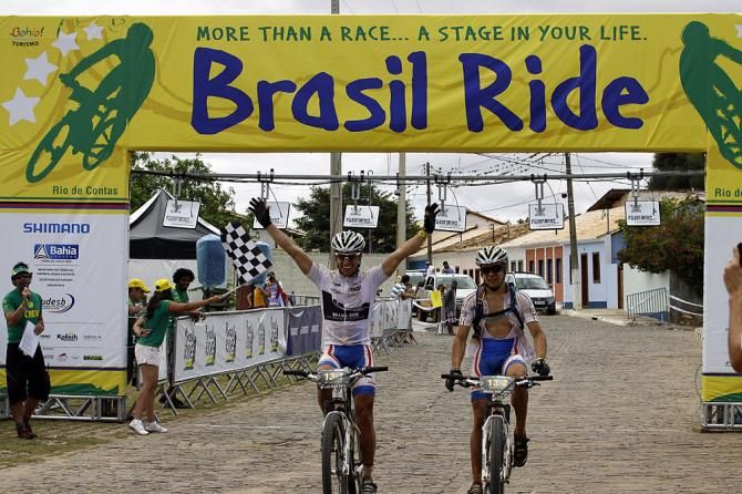 Henrique Avancini and Sherman Trezza de Paiva win stage 5 at the Brasil Ride
