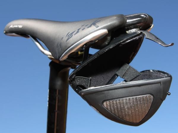 Undo the single rear latch and the Pa:k drops open. An EVA liner helps keep contents from rattling.