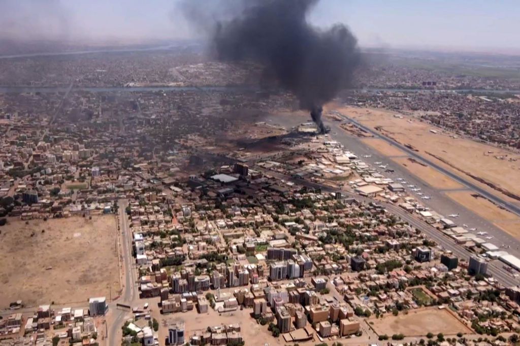 Smoke billows as fighting continues in Sudan. 