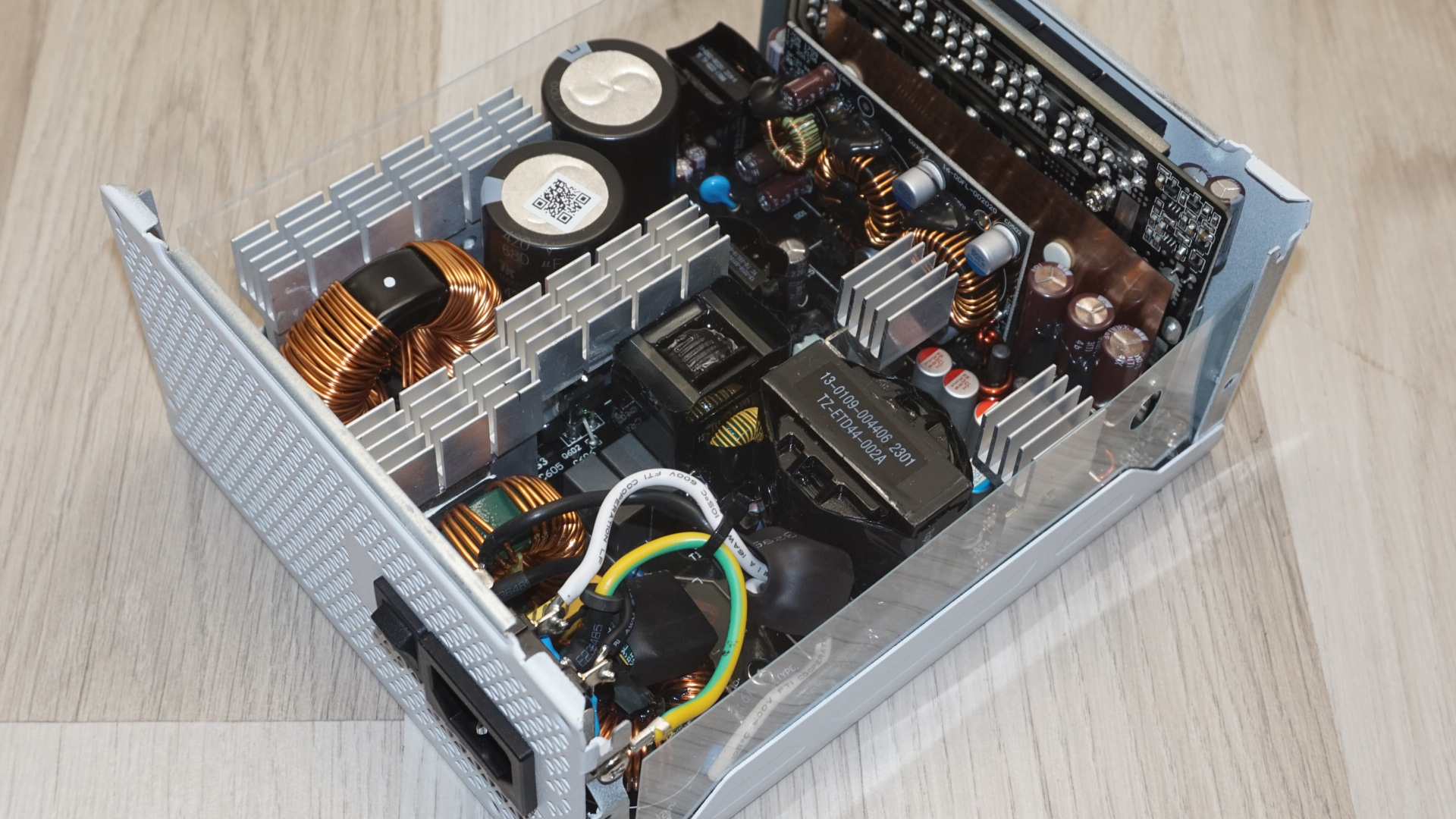 Cougar Polar X2 1200W Platinum PSU