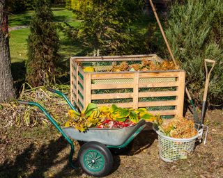 composting in autumn