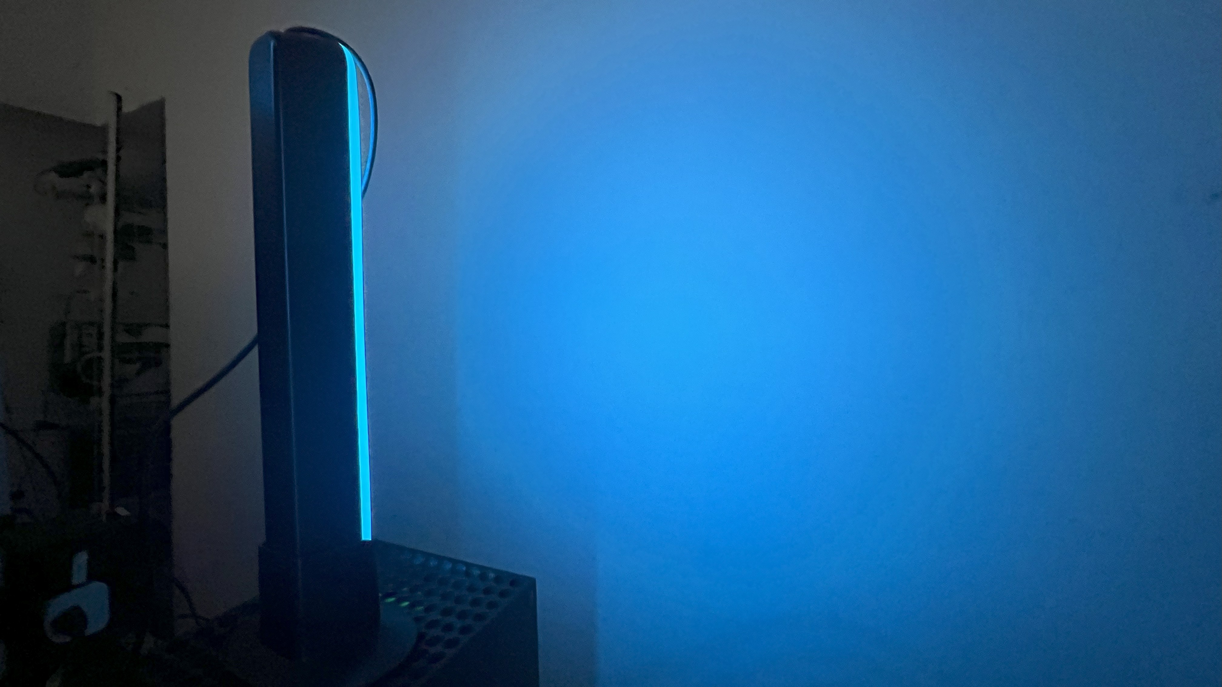 WiZ Gradient Light Bar shining blue on wall