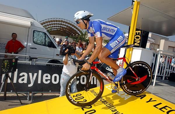 Jose Antonio Garrido (Quick.Step) was the first rider off