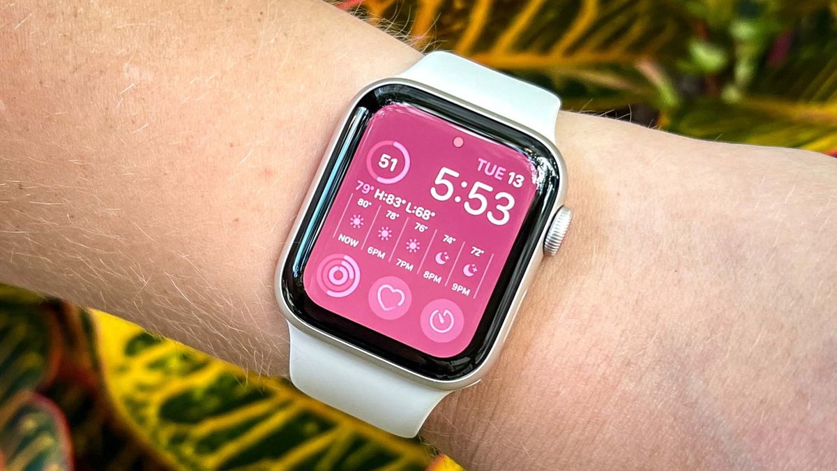 Apple Watch SE (2022) review | Tom's Guide