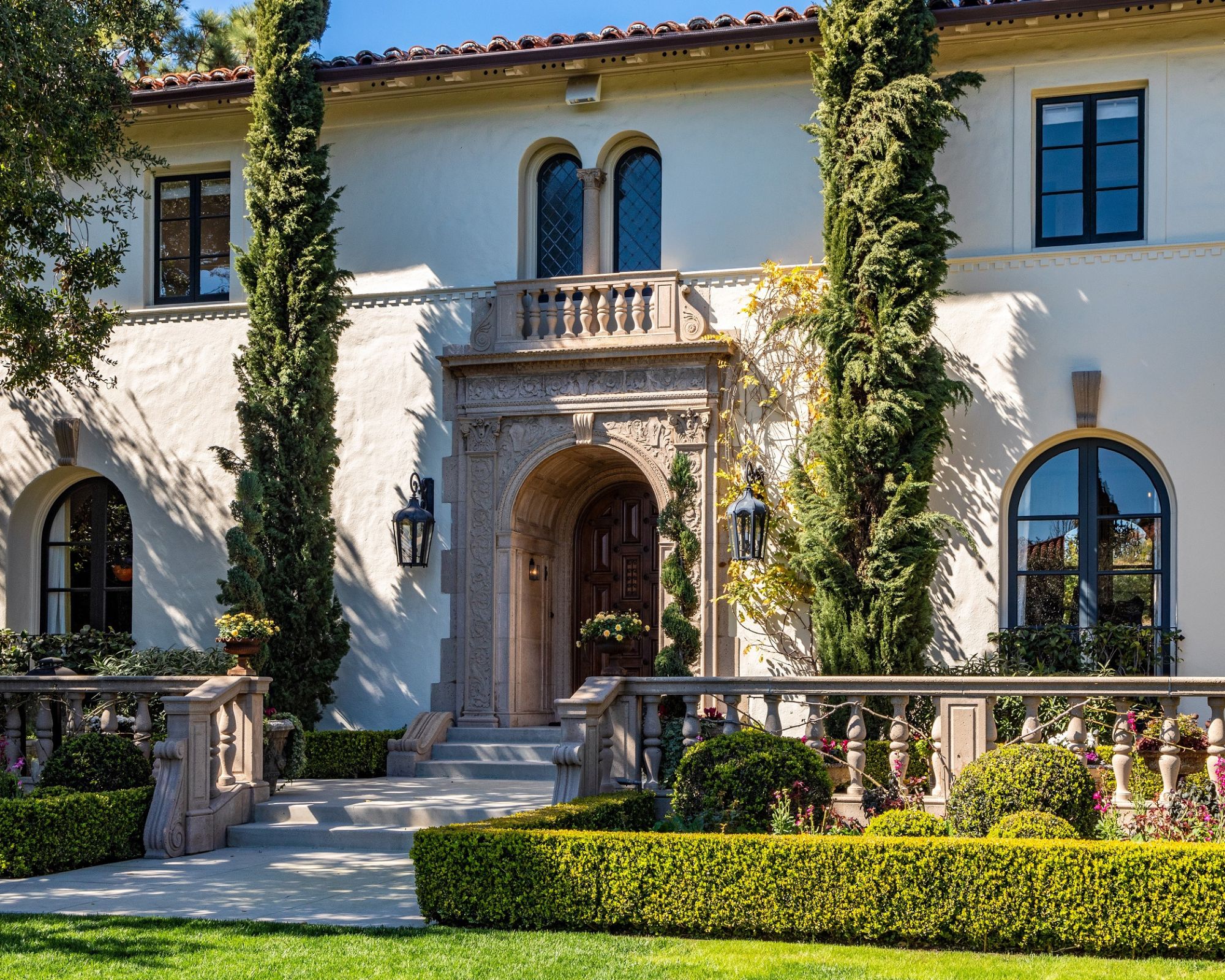 the outside of ozzy and sharon osbourne's California house for sale