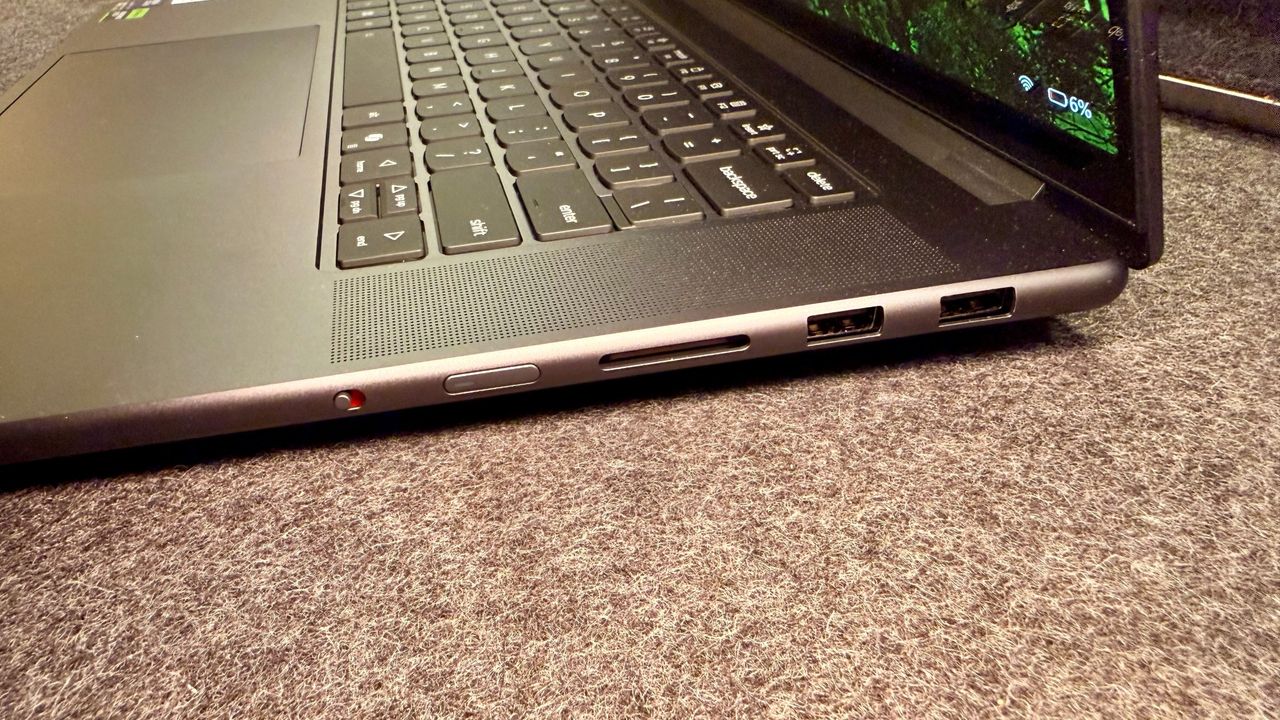 Lenovo | Pro 9i AE Gen 11