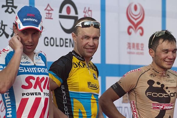 Yuriy Metlushenko (centre) of the Ukrainian National Team was looking forward to the presentations in Sanya.