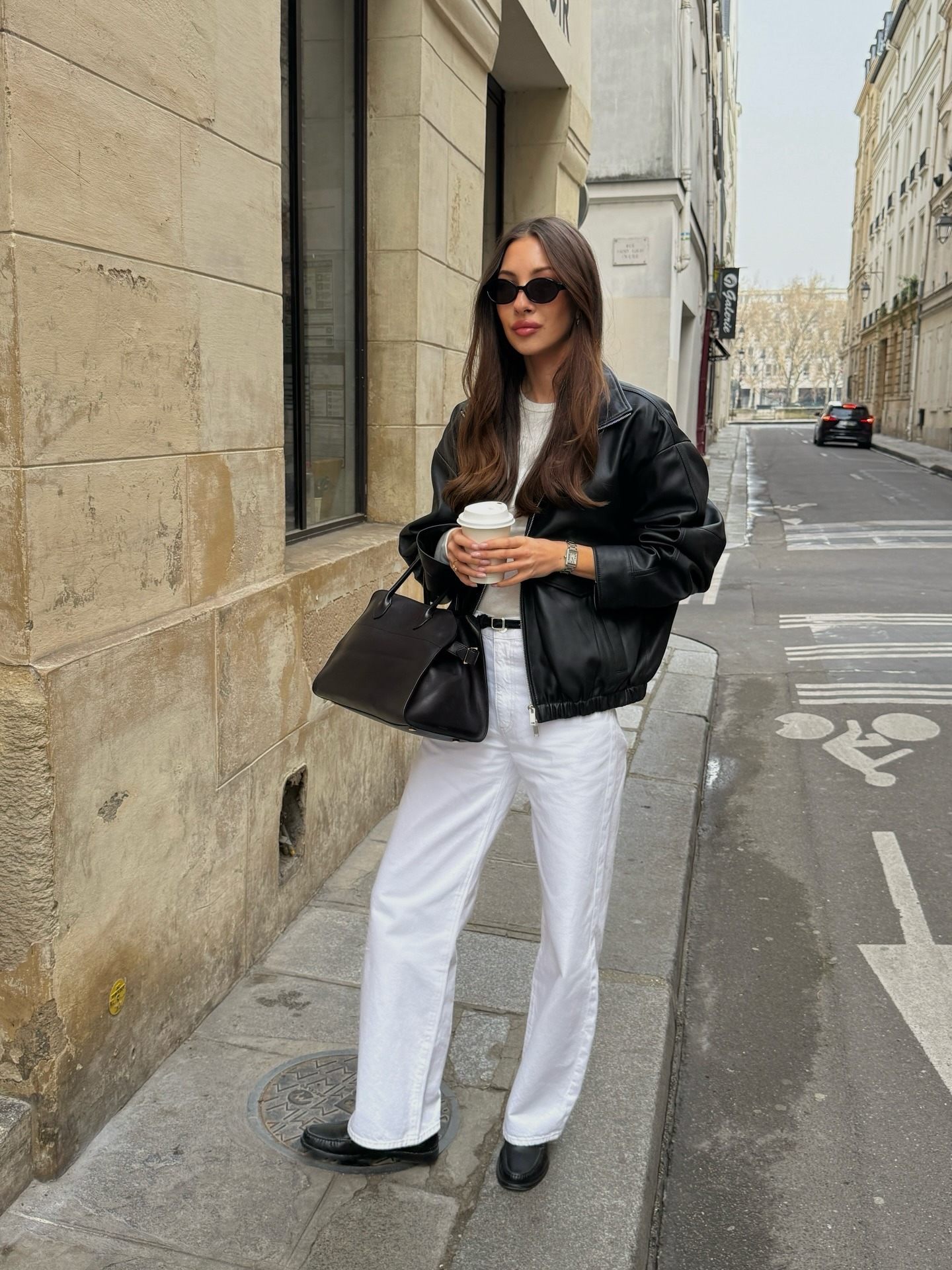 Influencer wearing white jeans