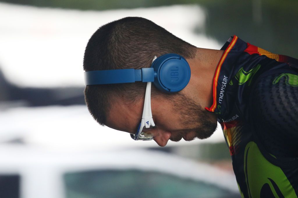 Jesus Herrada (Movistar Team) warming up
