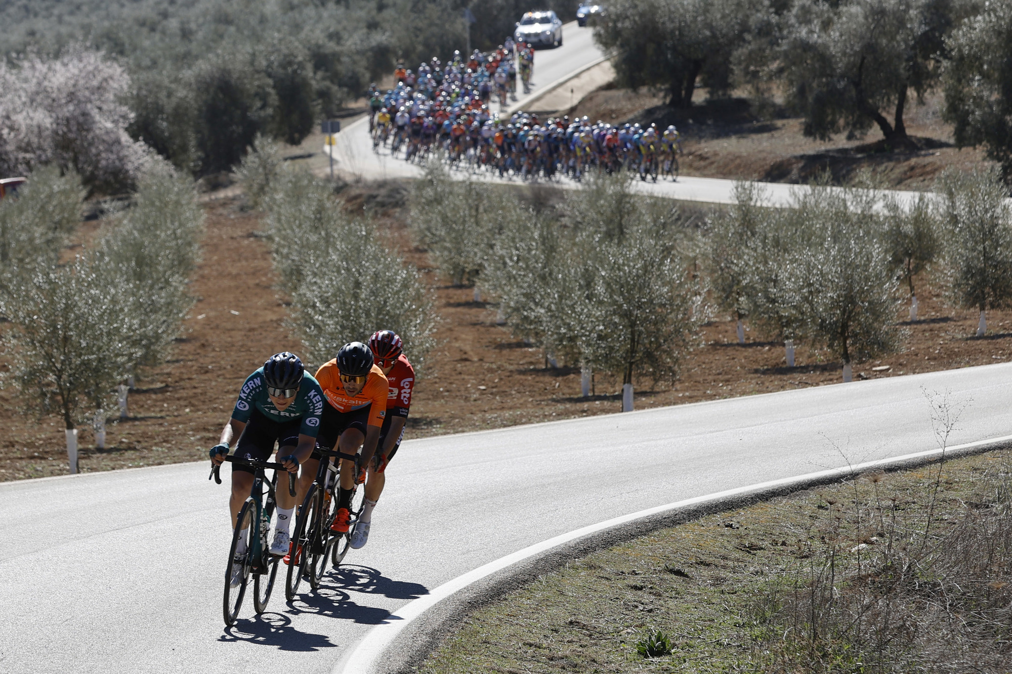Vuelta a Andalucia - Ruta Del Sol 2022 - 68th Edition - 2nd stage Archidona - Alcala la Real 150,6 km - 17/02/2022 - Raul GarcÃa Pierna (ESP - Equipo Kern Pharma) - Gotzon MartÃn (ESP - Euskaltel - Euskadi) - Kamil Malecki (POL - Lotto Soudal) - photo Luis Angel Gomez/SprintCyclingAgency©2022