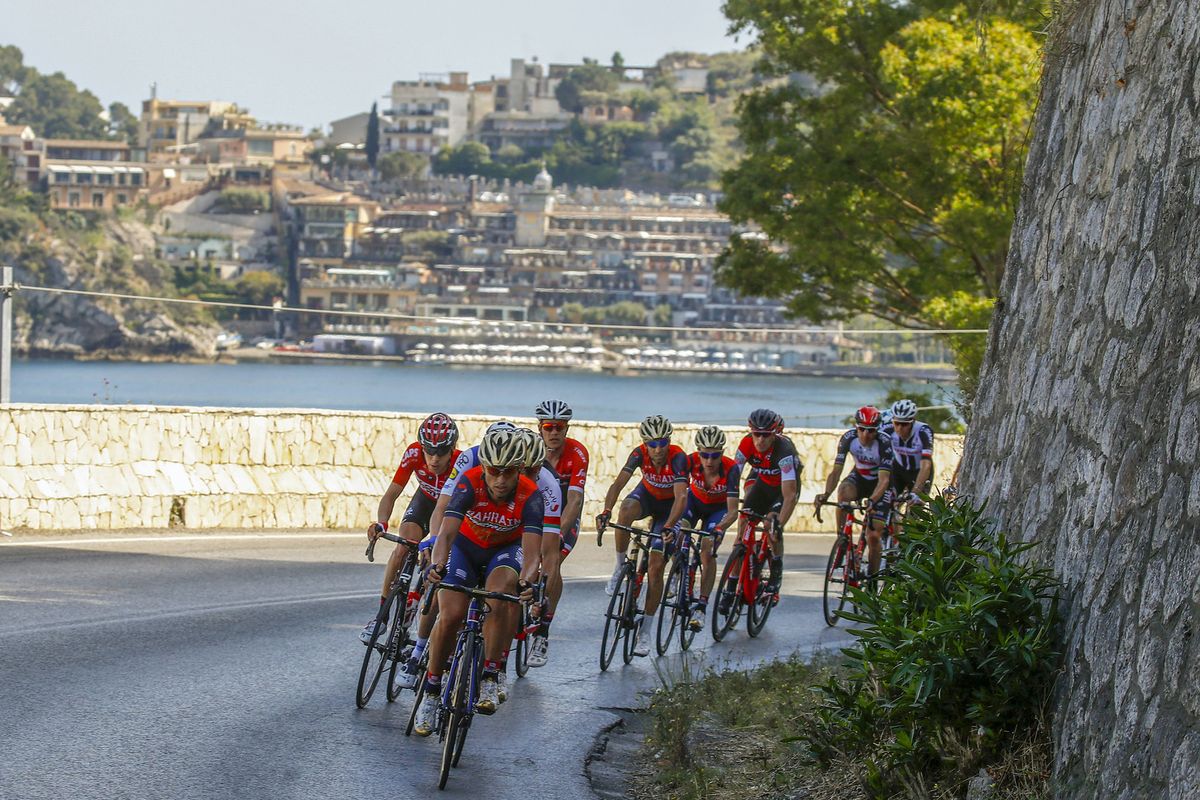 Bahrain-Merida leading the way on stage 5 of the Giro d'Italia