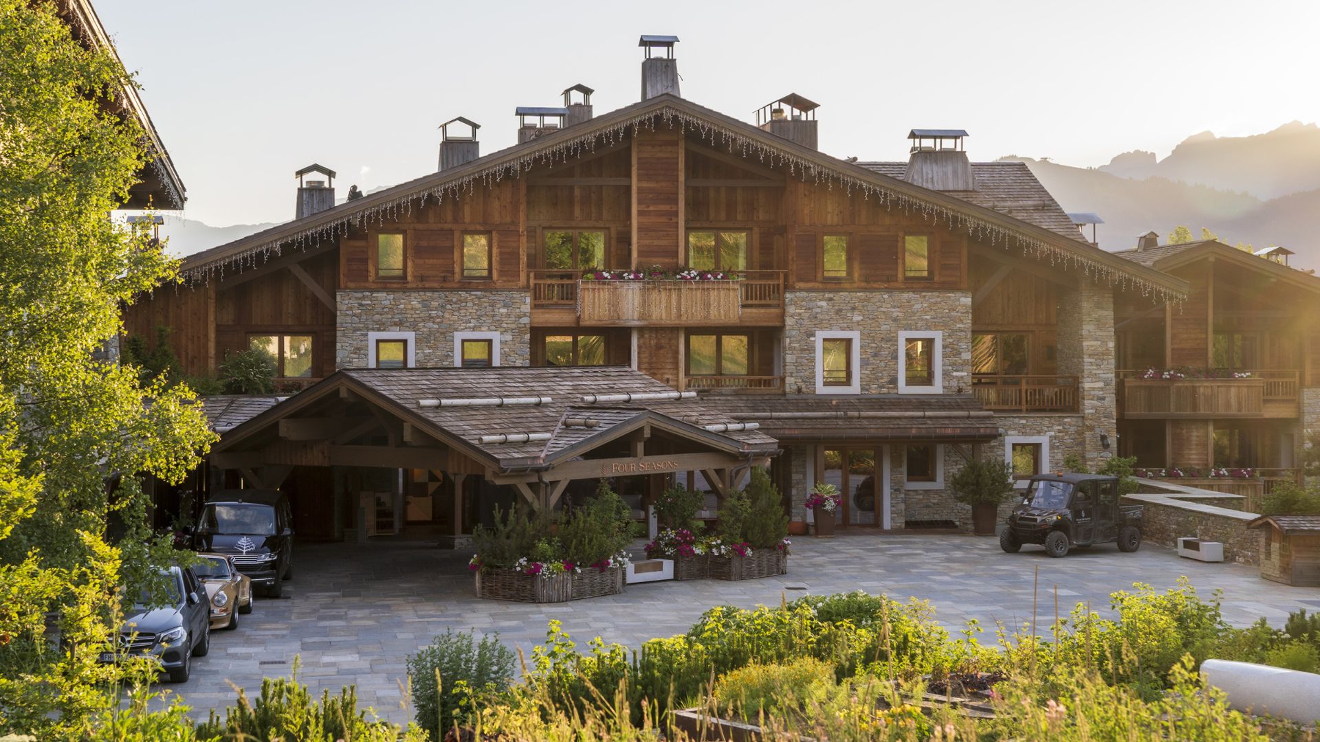 A press still of Four Seasons Hotel Meg&amp;egrave;ve