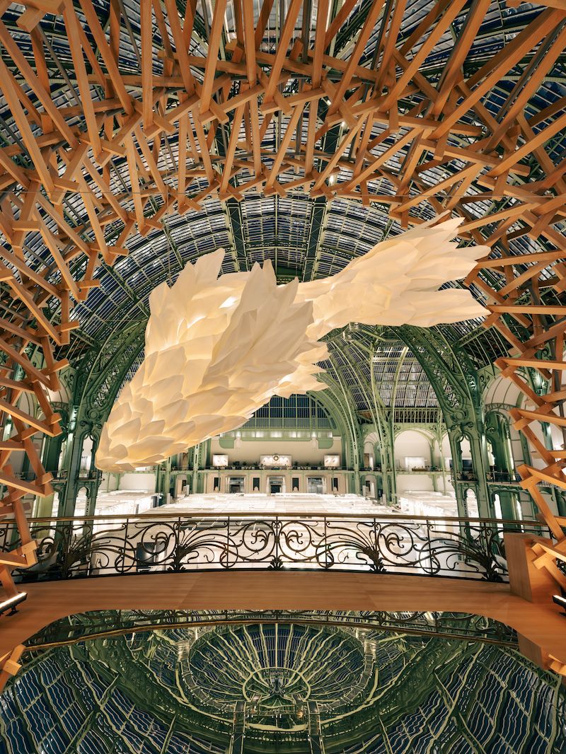 Louis Vuitton x Frank Gehry Limited-Edition Handbag Collection's coinciding exhibition boasts gigantic fish-shaped sculptures and similarly inspired bags in a stunning presentation.