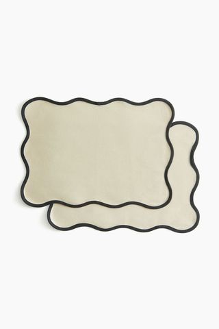 2-Pack Scalloped-Edge Placemats