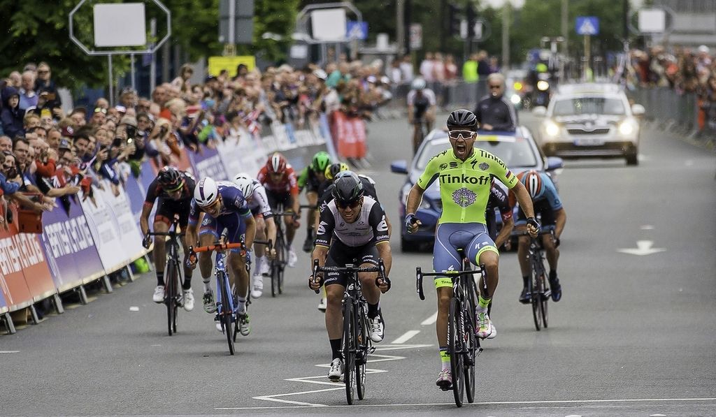 Adam Blythe (Tinkoff) gets the win