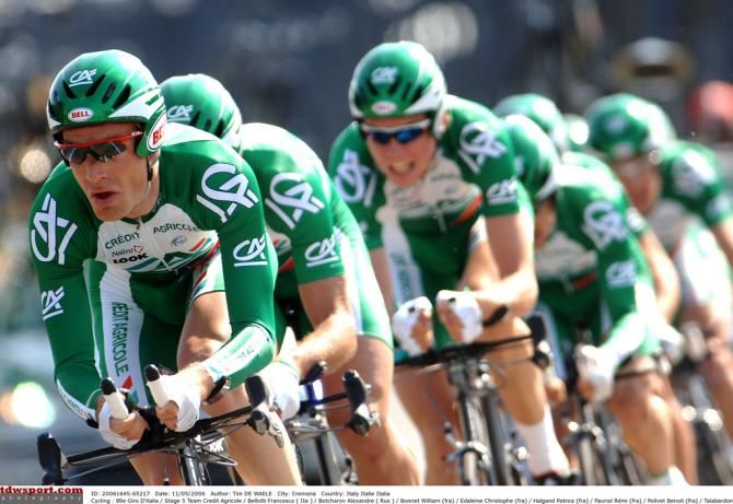 Credit Agricole on course during the 2006 Giro TTT