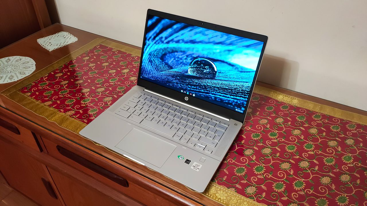 Alternative front-facing view of the HP Pro c640 Chromebook