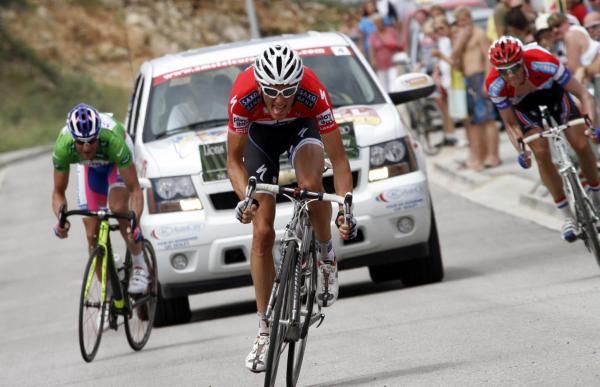 Fr&auml;nk Schleck makes his move