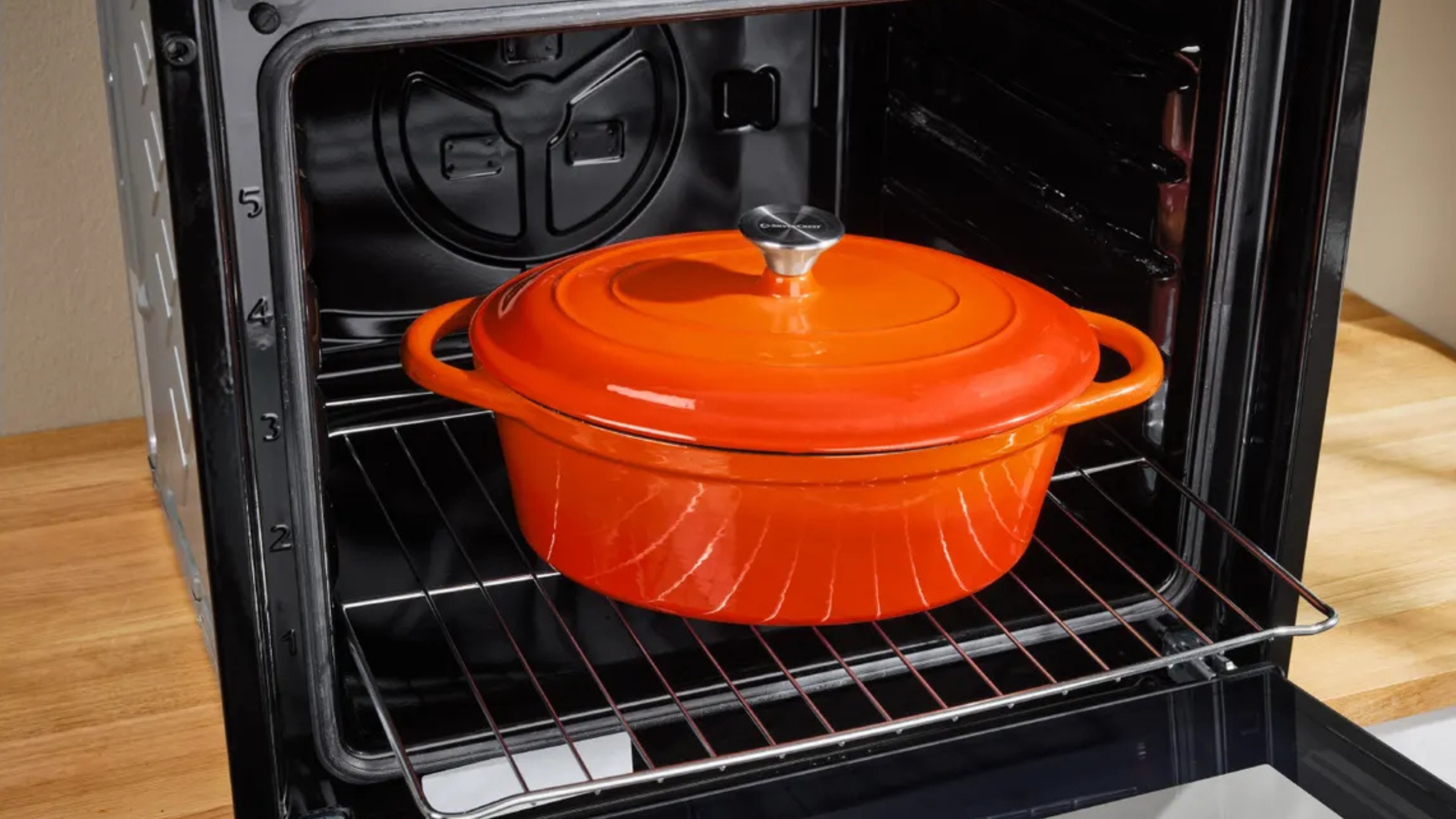 Silvercrest casserole dish in orange in an oven