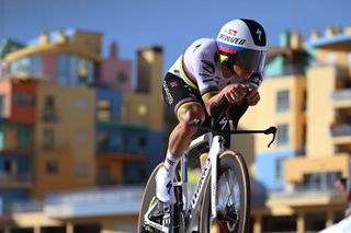 Remco Evenepoel blasts towards victory in the 2024 Volta ao Algarve time trial