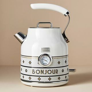 Kettle with bistro kettle design