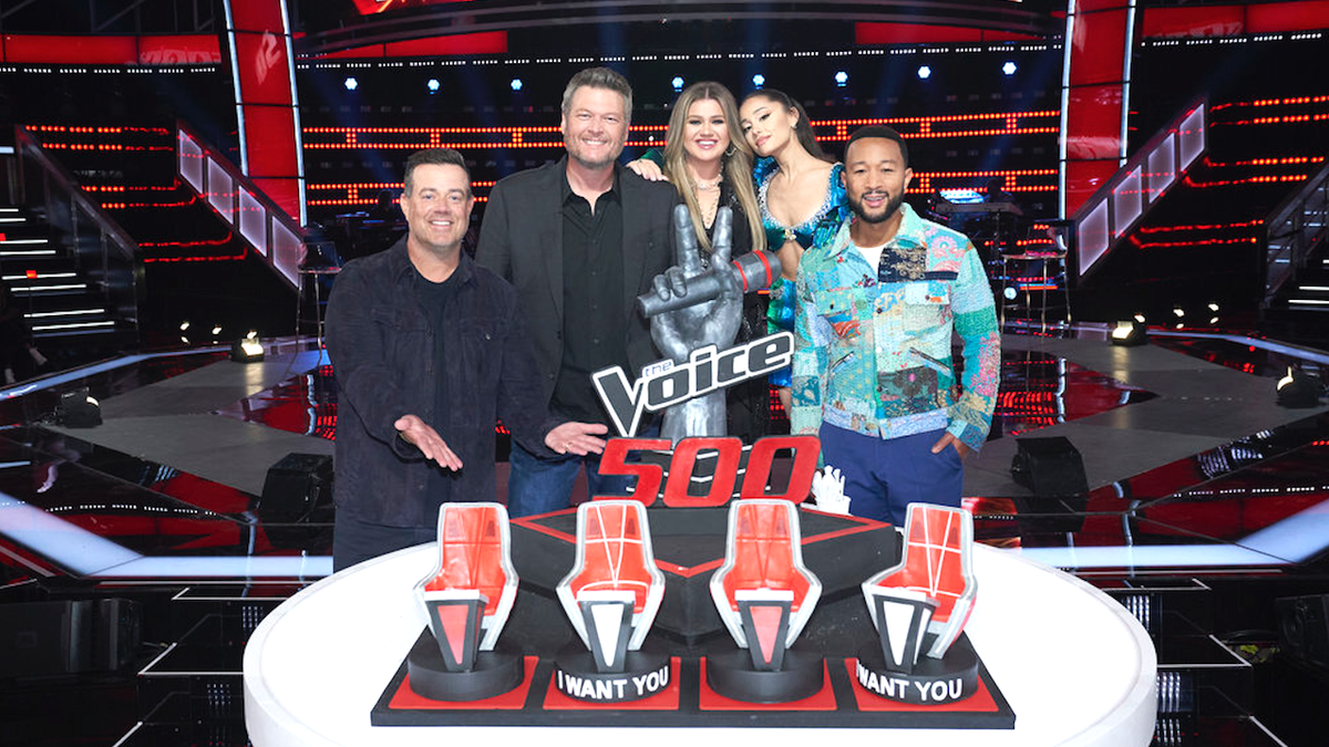 The Voice Celebrated Its 500th Episode, And Blake Shelton Was All About The Cake