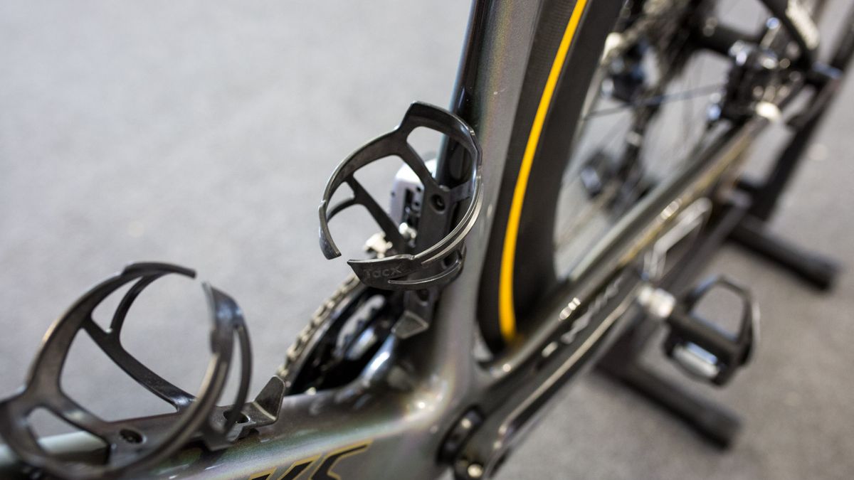 Tacx Deva carbon bottle cages