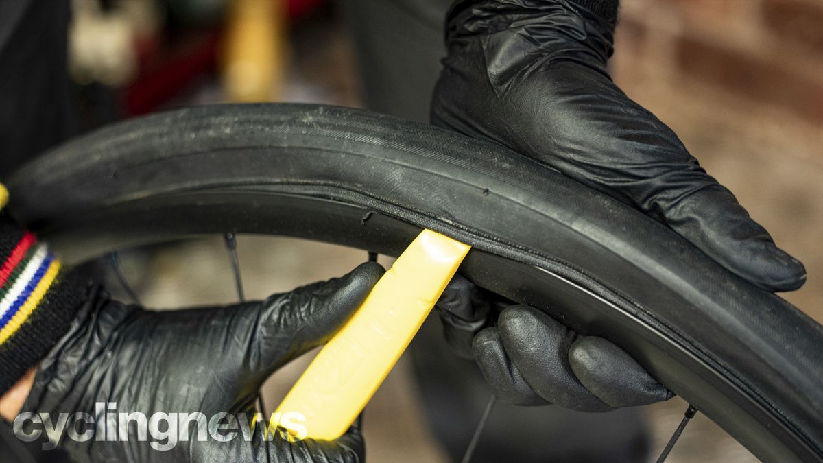 How To Change a Bike Tyre