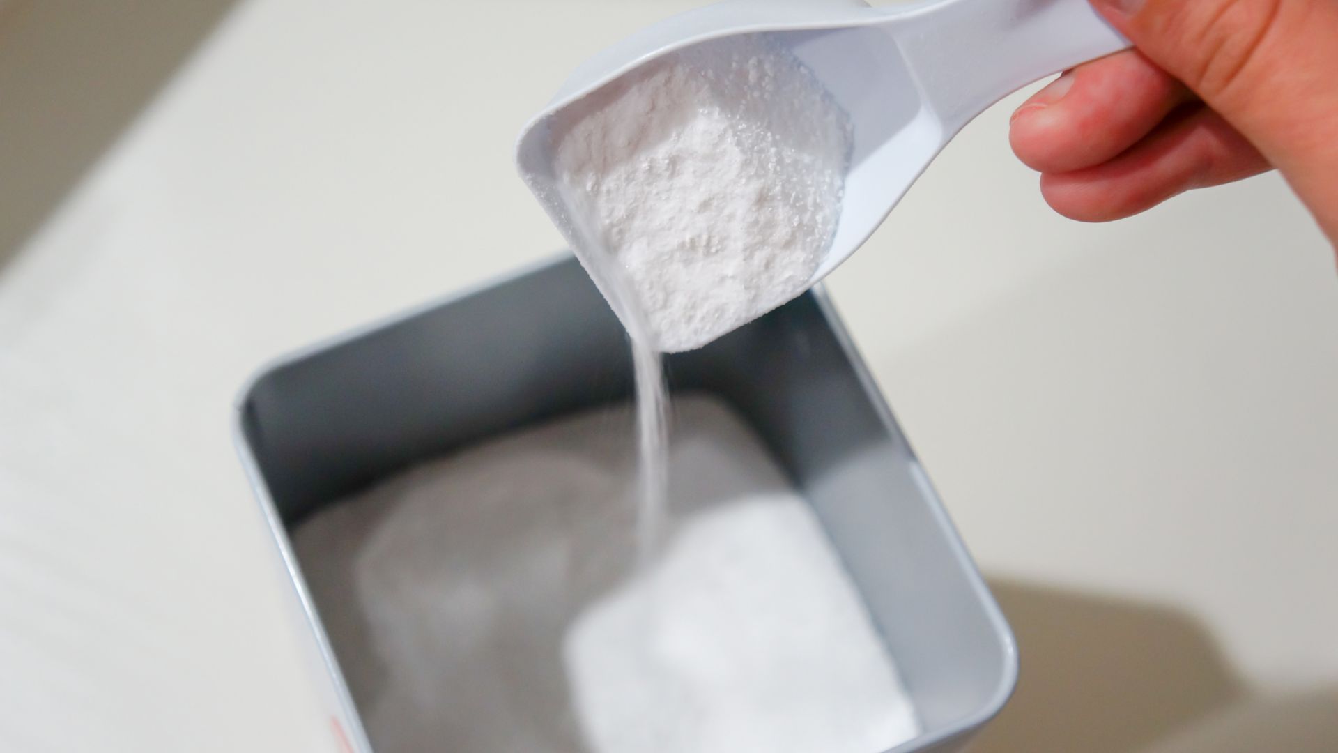 picture of baking soda in compartment