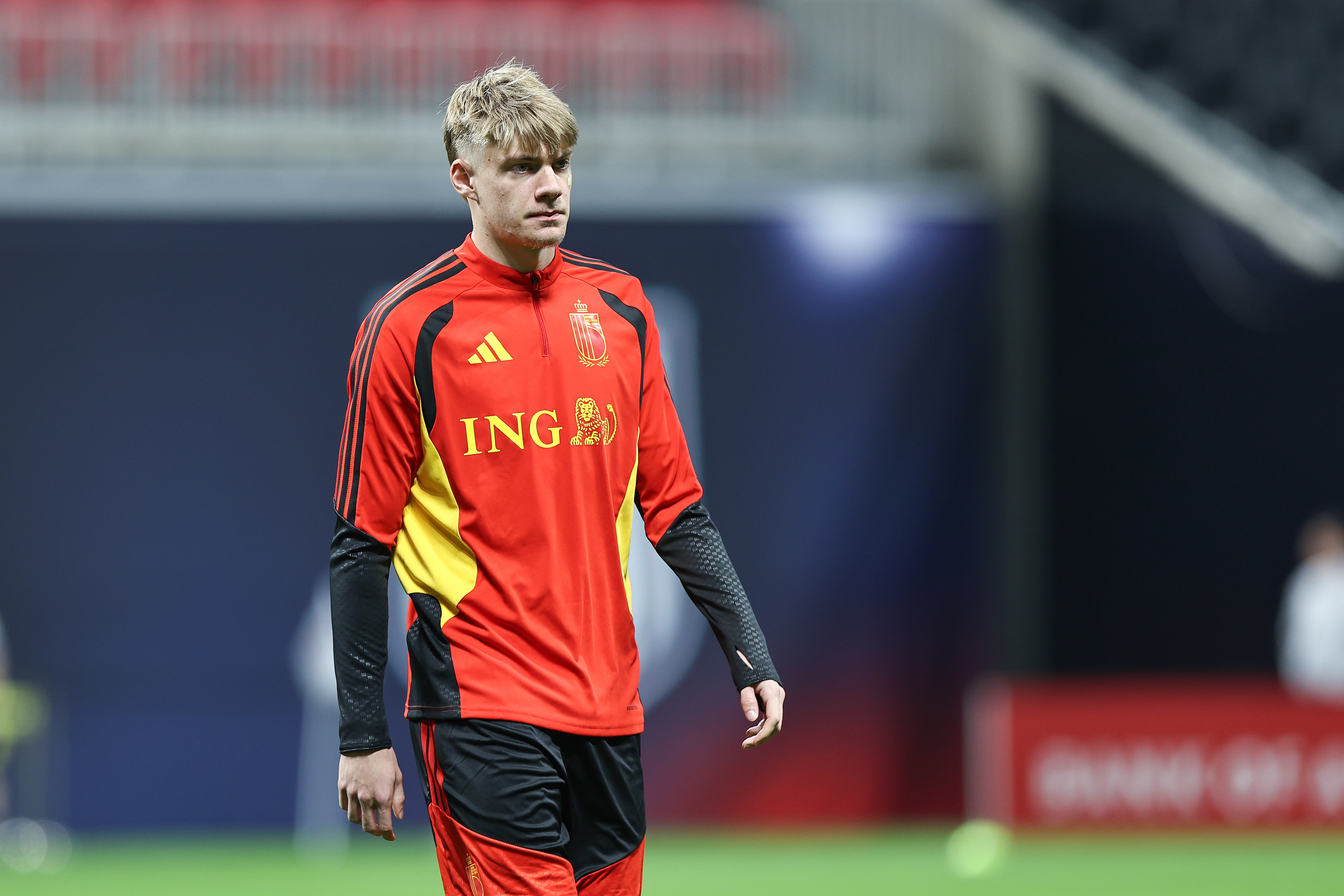 Nathan De Cat before a football match.