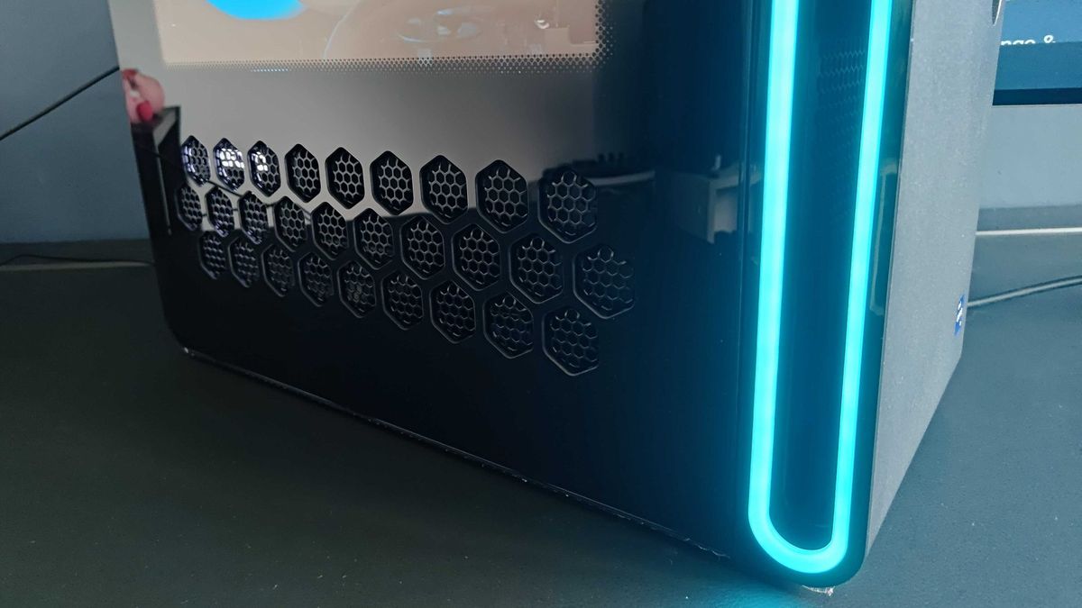 Close up of Alienware Aurora R16 RGB lighting
